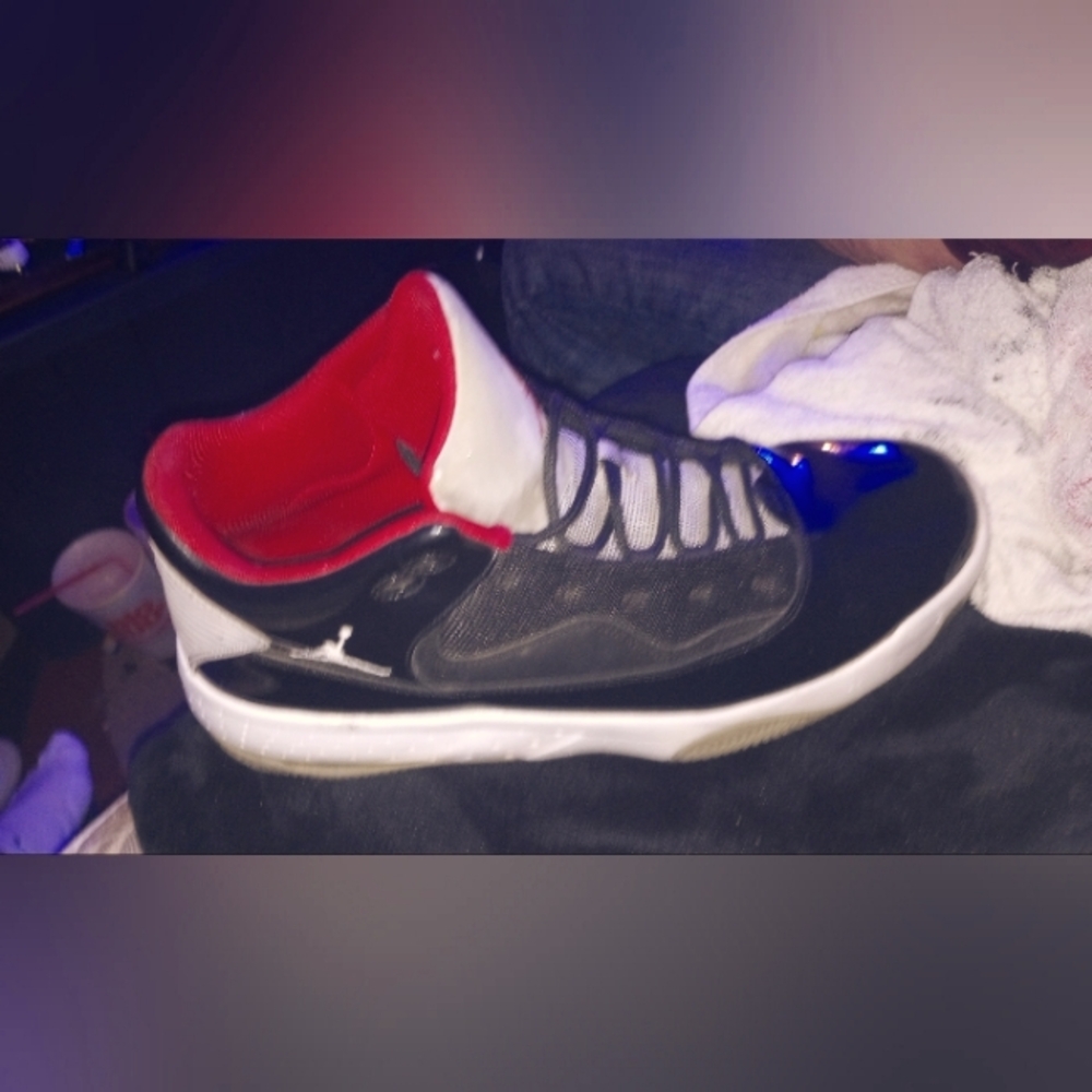 Jordan max aura 2 black